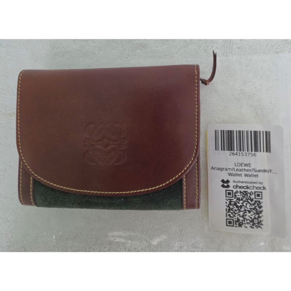 Loewe Women’s Brown/Green Solid Anagram Logo Folding Wallet, Zip Coin w/COA - Picture 8 of 8